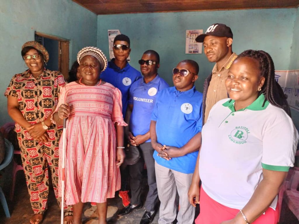 hsuvi members posing for a photograph